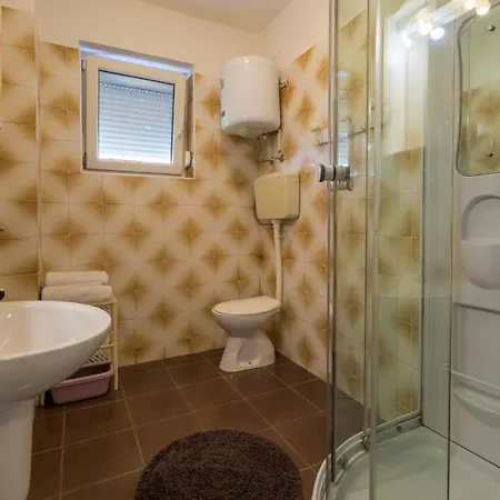 Buneta M * 茨里克韦尼察