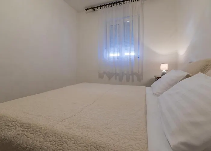 Buneta M Lägenhet *