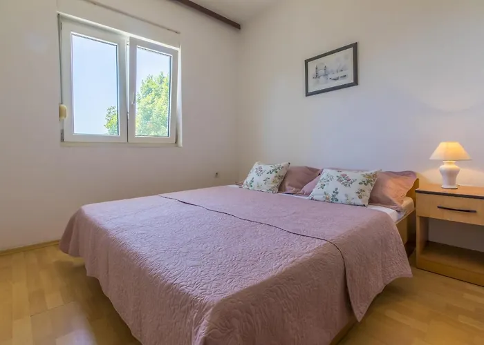 Buneta M Lägenhet *