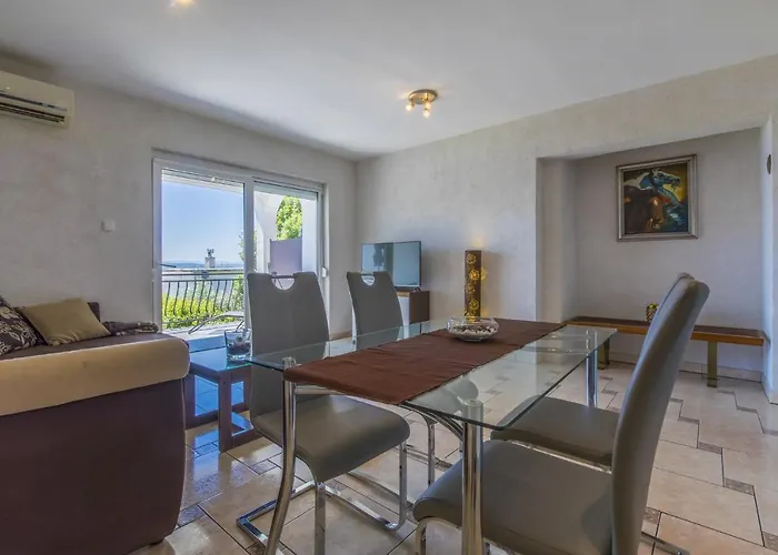 Buneta M Lägenhet *