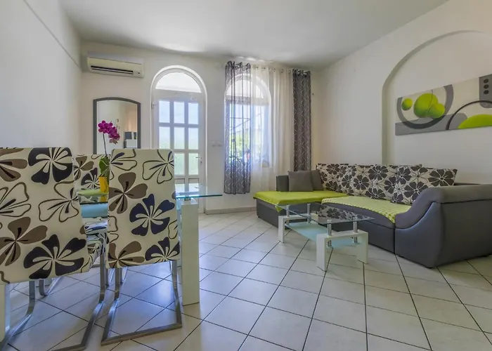 Buneta M Lägenhet *