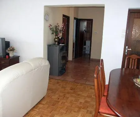 Apartment Buneta M *