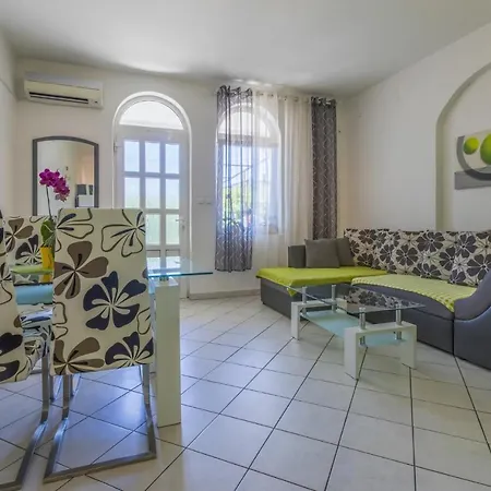 Buneta M Apartment *