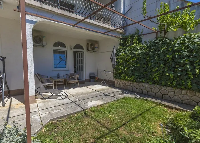 Buneta M * تْسْغيكفانِتْسا